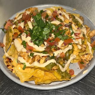 Brew Cheese Chicken Nachos